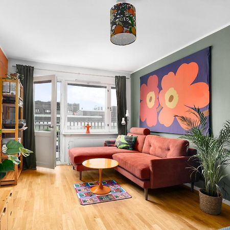 Apartamento Wehost Spacious Traveller'S Hq Above Metro @Vilhonvuorenkuja 16 Helsinki Exterior foto
