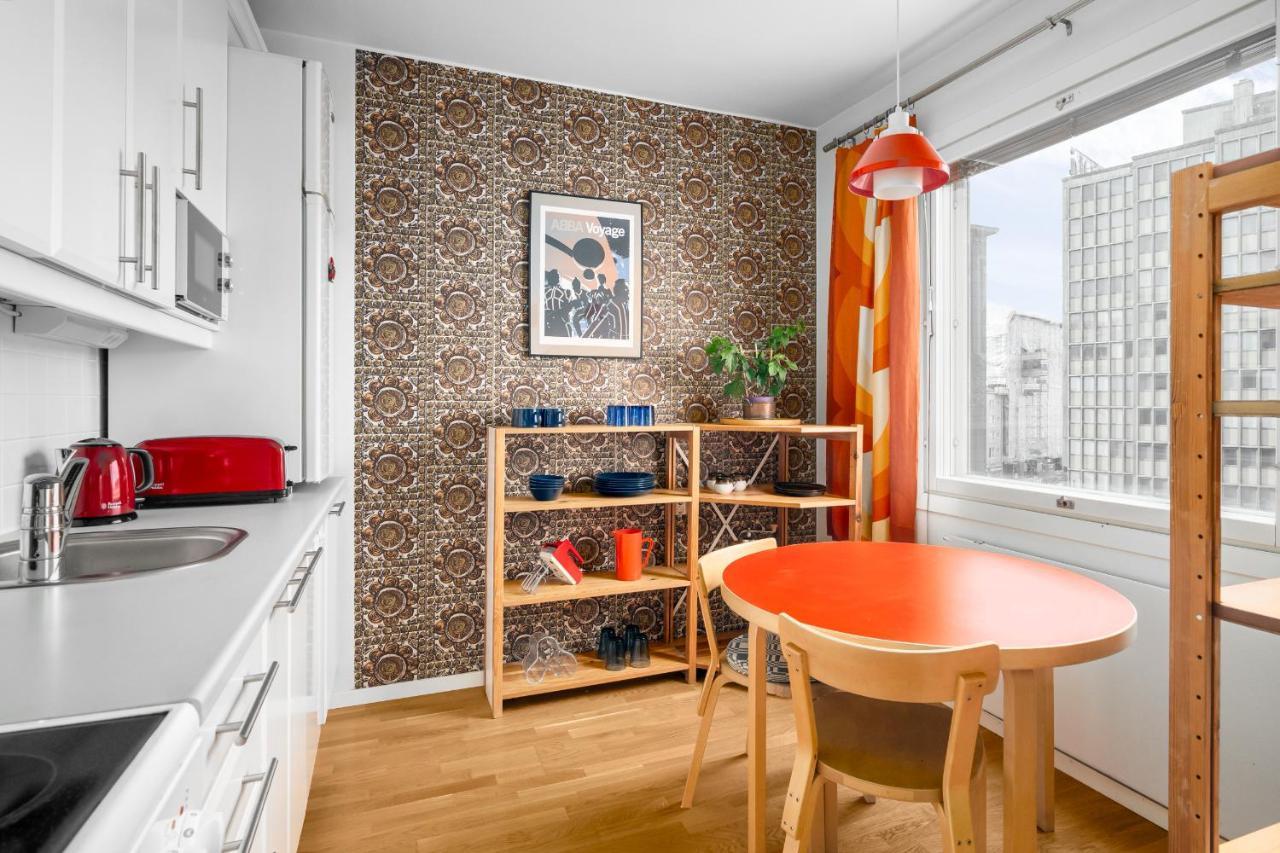 Apartamento Wehost Spacious Traveller'S Hq Above Metro @Vilhonvuorenkuja 16 Helsinki Exterior foto