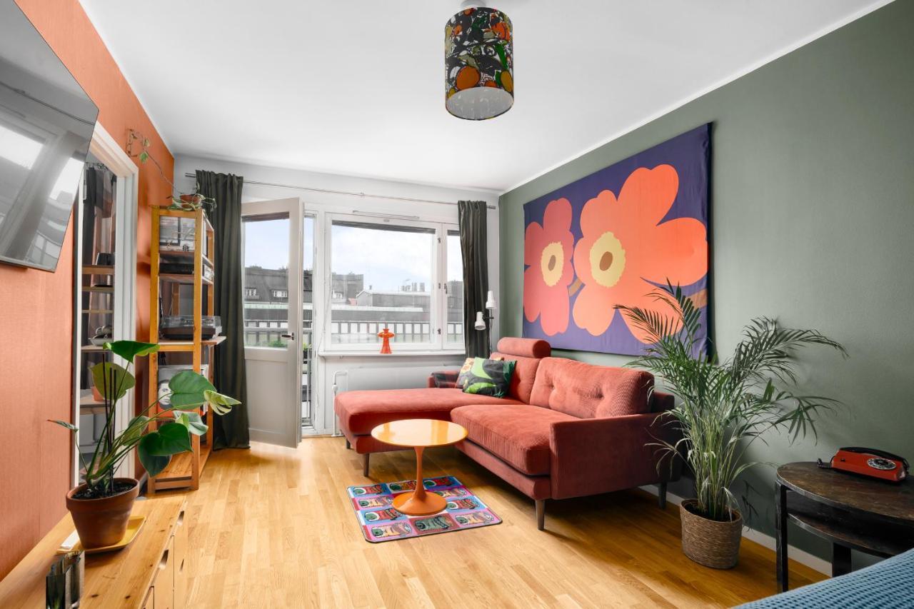 Apartamento Wehost Spacious Traveller'S Hq Above Metro @Vilhonvuorenkuja 16 Helsinki Exterior foto