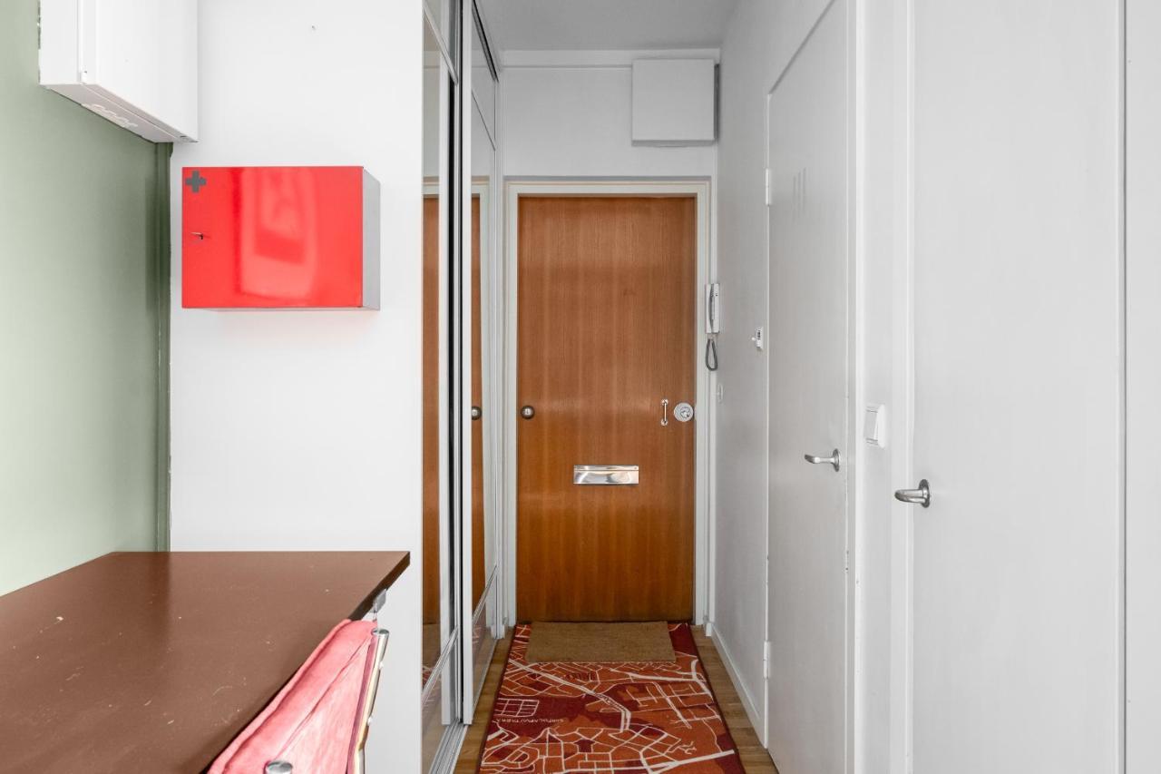 Apartamento Wehost Spacious Traveller'S Hq Above Metro @Vilhonvuorenkuja 16 Helsinki Exterior foto
