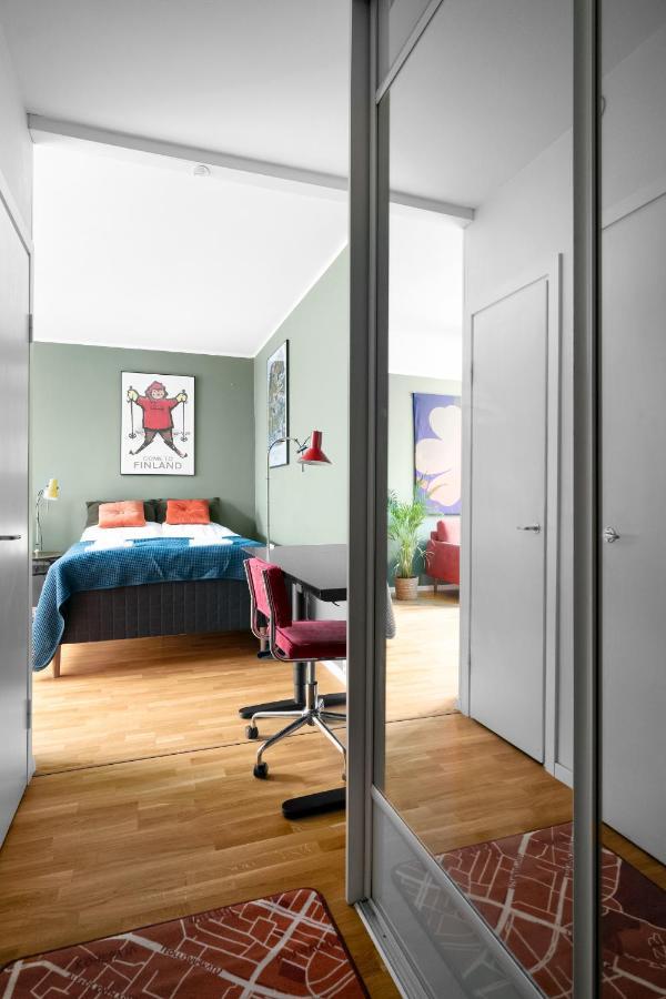 Apartamento Wehost Spacious Traveller'S Hq Above Metro @Vilhonvuorenkuja 16 Helsinki Exterior foto
